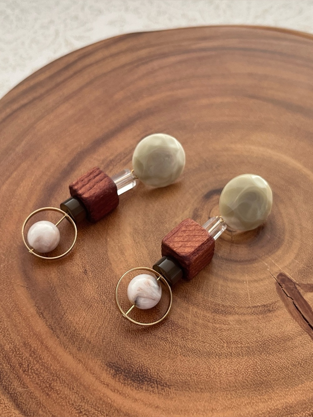 3/$40 🇯🇵 EUC LOWRYS FARM Statement Earrings